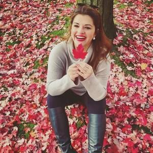 Meet your Posher, Carolina